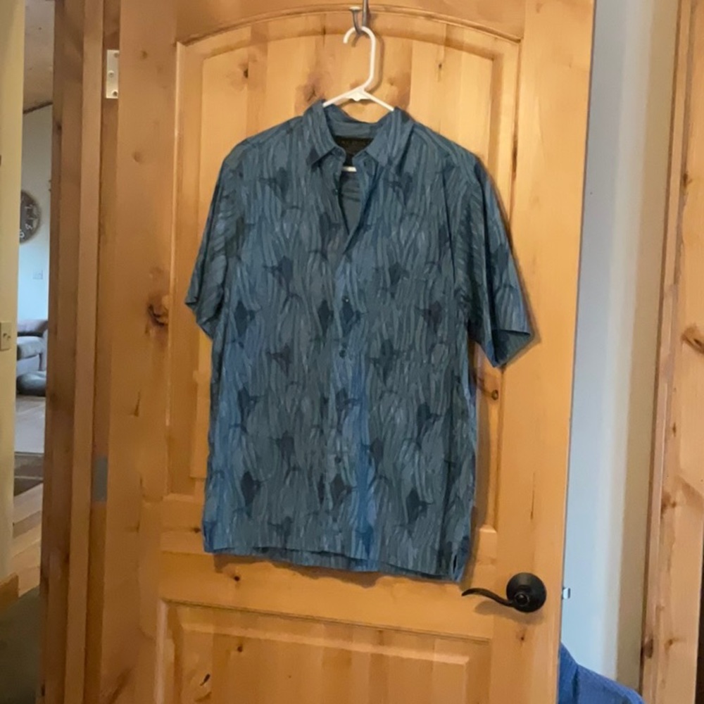 Men’s casual shirt size medium blue with swordfish pattern